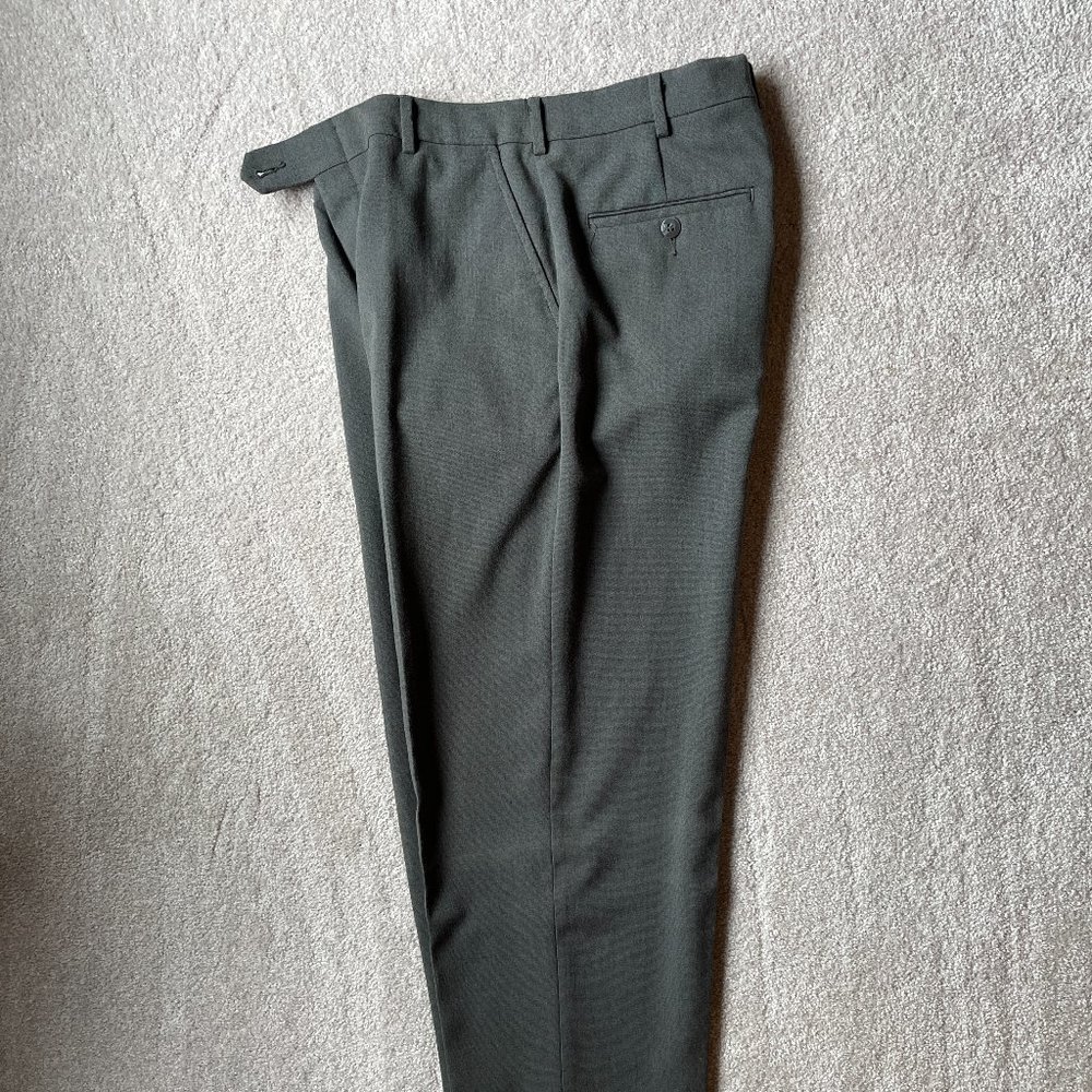 Van Heusen Slacks 30W x30L